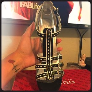 New never use guess heels